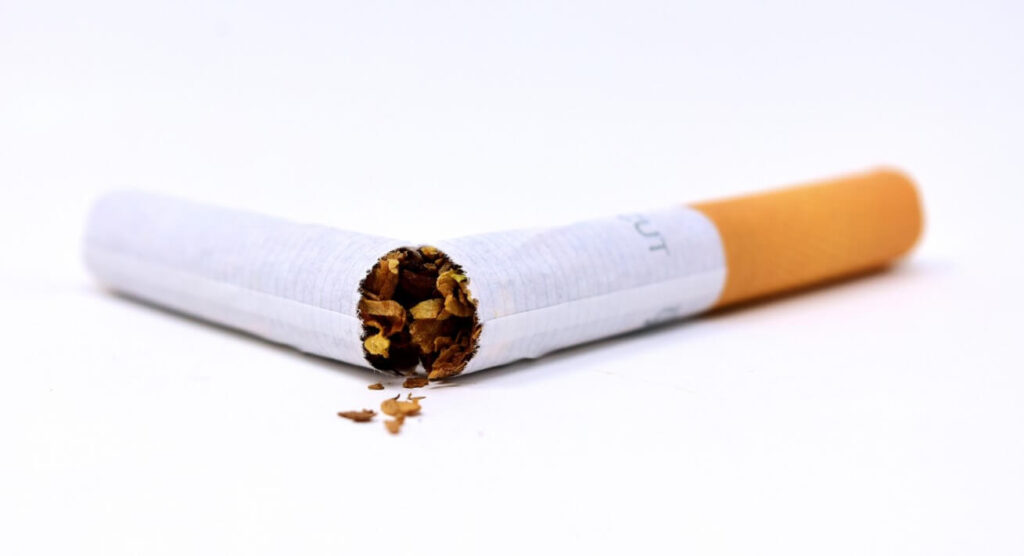 הצעת חוק לאיסור מכירת מוצרי טבק מתחת לגיל 21